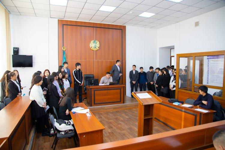2023жылдың 10ақпанында  11"А" және 11"Ә" Сынып оқушылары  "Alikhan Bokeikhan University"білім беру мекемесіне Кәсіптік бағдар мақсатында экскурсияға барды. Педагог профориентатыр А.Е.Искакова. Сынып жетекшілер:Г.К.Смагулова,Е.Х.Танисбаев